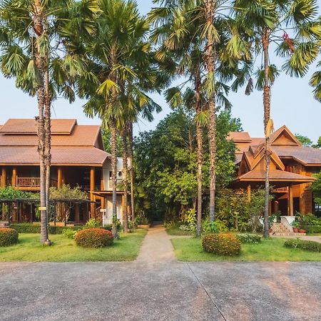 Vanasin Residence Tak Exterior photo