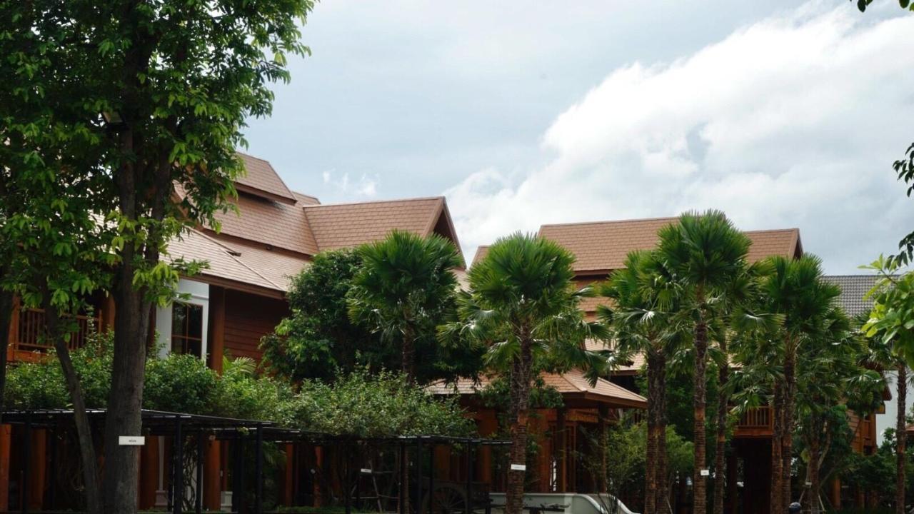Vanasin Residence Tak Exterior photo
