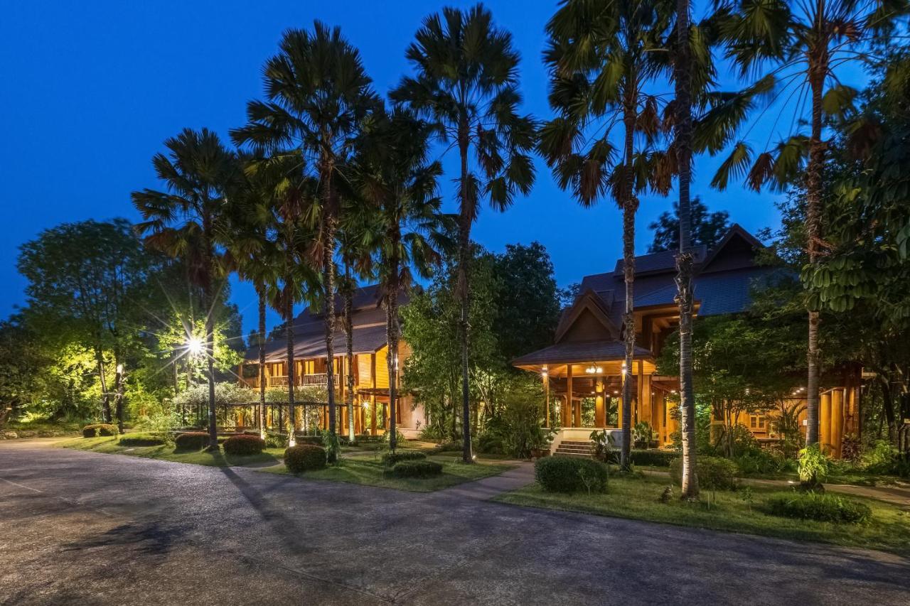 Vanasin Residence Tak Exterior photo